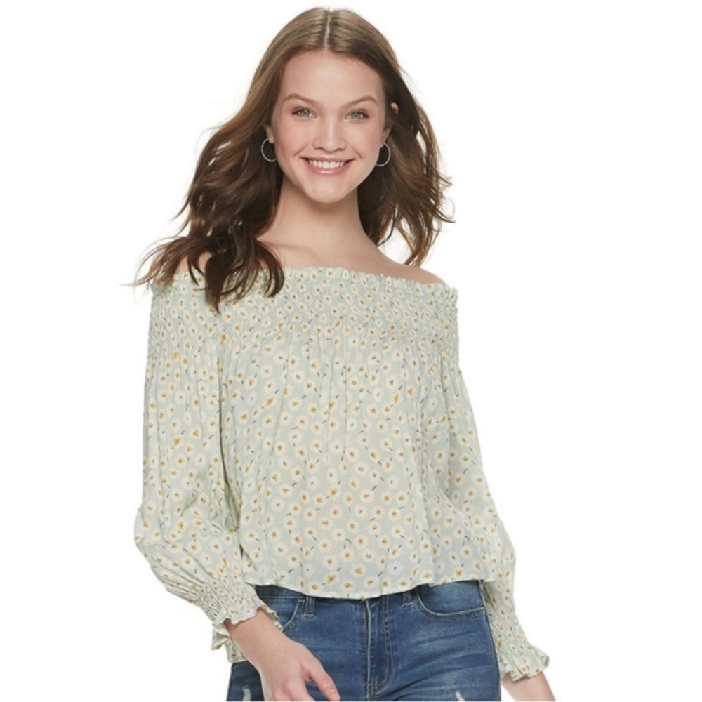 Mint floral off shoulder top size medium NWT